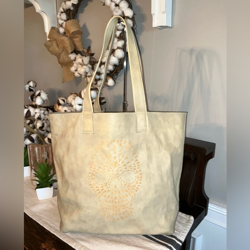 Frye Cream Tote Bag with Sturdy Canvas Design